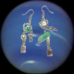 Super cute crystal key and lock earrings